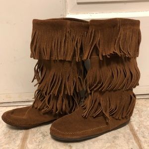 Fringe boots